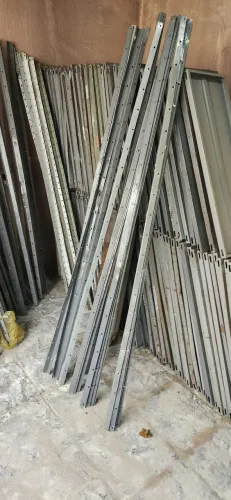 Lote prateleiras 30cm linha leve tenho 90 estantes vendo menor quantidade