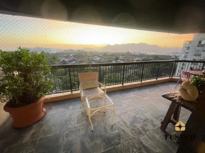 Excelente Apartamento à Venda no Condomínio Portal do Parque, na Barra da Tijuca.