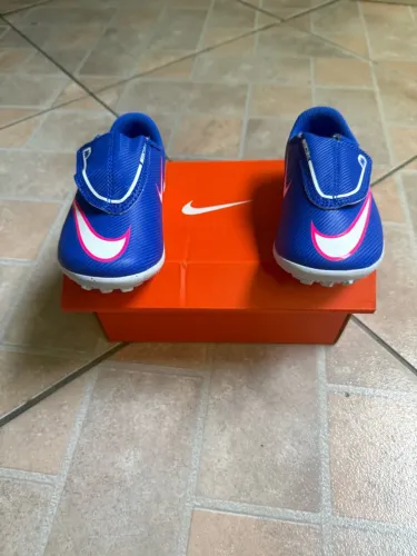 Chuteira infantil Nike society