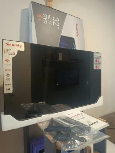 SmartTv 32 polegadas HD NOVA LACRADA