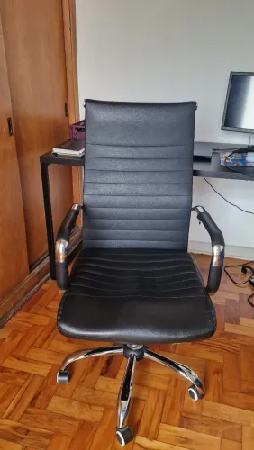 Cadeira De Escritório Presidente Chicago Giratória Moob Cor Preto Material do estofamento 
