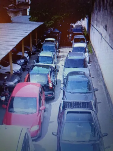 Estacionamento e lava rápido