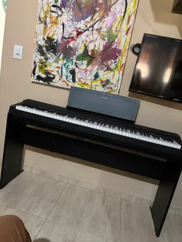 Piano Digital Yamaha P125a + Estante
