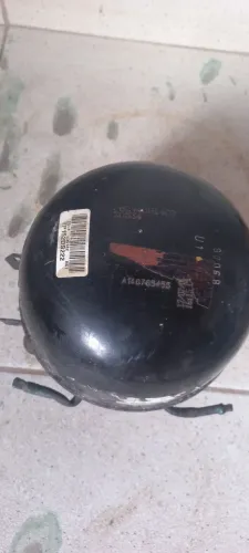 Vendo um motor d geladeira cônsul seminovo
