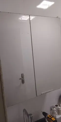 Armário para banheiro , com portas de espelho 