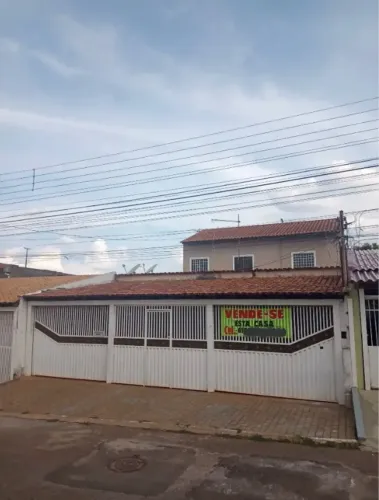 Belíssima casa na QNL 12 - Leia a descrição!