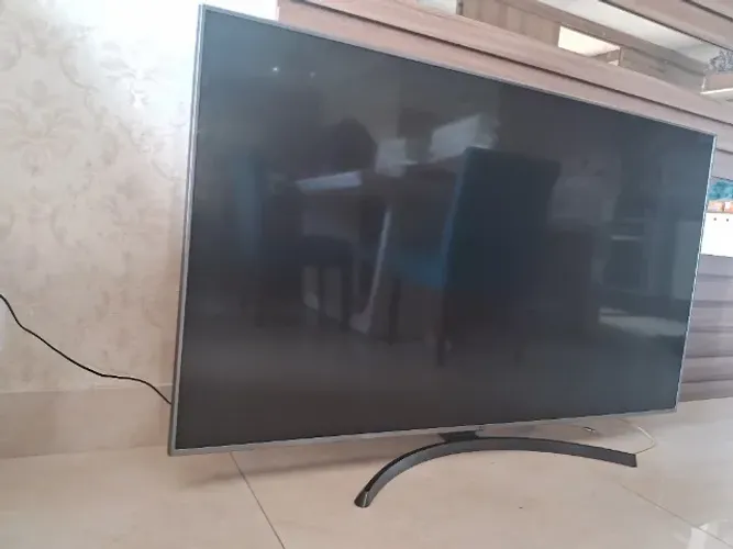 TV LG 65 pol. com falha na imagem