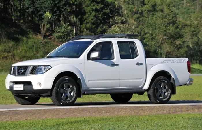Nissan Frontier SE Attack CD 4X4 2.5 TB Diesel 2013