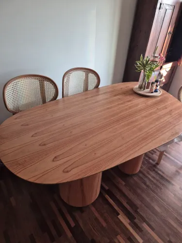 Oportunidade - Mesa orgânica madeira - Tam. 1,90 x 1m