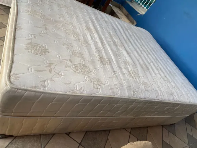 Cama box com colchão