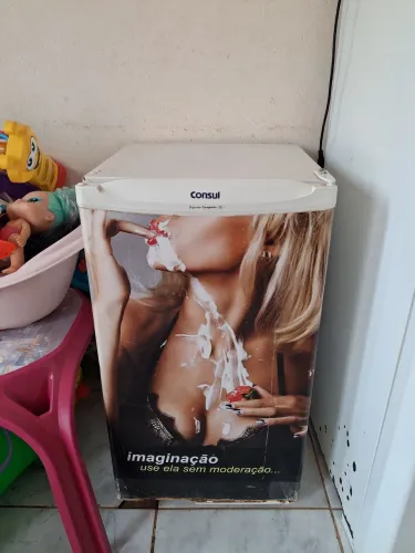 Vende-se frigobar da marca consul