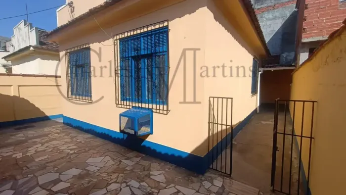 Ótima casa de fundos 2 Quartos, quintal no Rio da prata em Bangu.