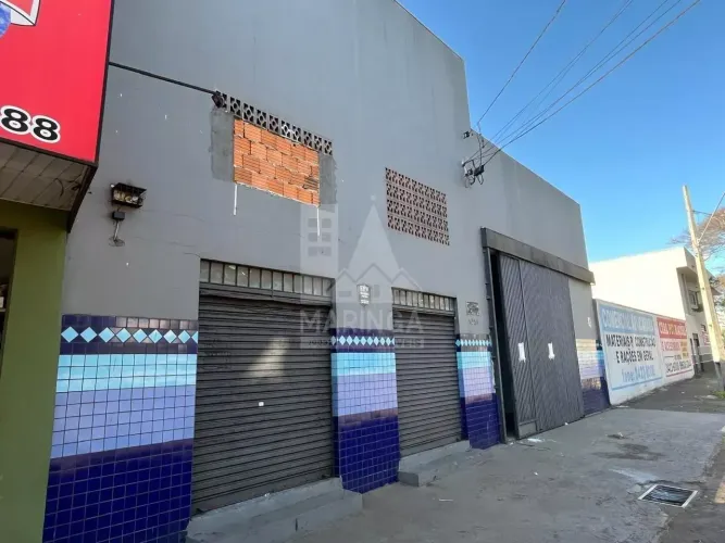 Barracão, sala comercial, a venda em Apucarana PR, prox. a Av. Minas Gerias, estuda permut