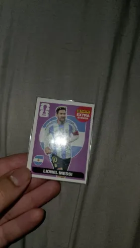 Extra Sticker Legend roxa/bordô do Lionel Messi da Copa 2026