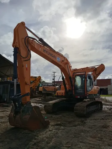 Escavadeira Hyundai 22t ano 2019