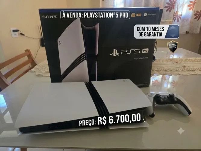 Vendo PS5 Pro com 10 meses de garantia.