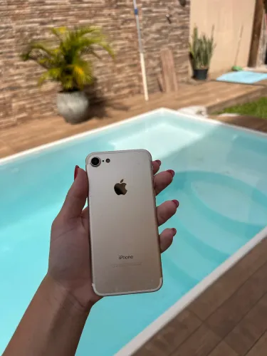 Iphone 7 dourado