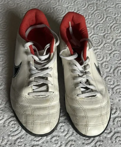CHUTEIRA NIKE SOCIETY LEGERA PRO 37 COURO BRANCA