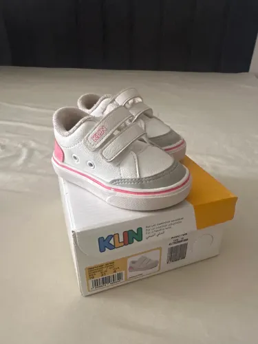 Tênis Klin semi novo n19