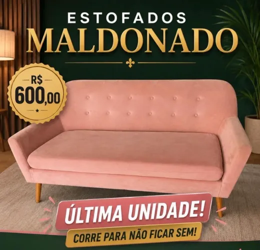 Sofá de três lugares em botões estilo usado