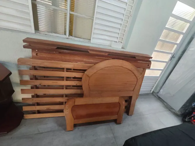 Cama solteiro madeira