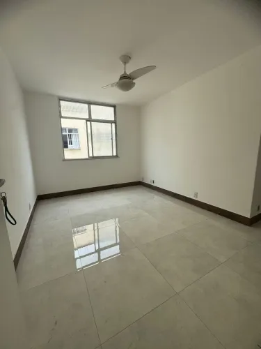 Apartamento à venda na Rua Benjamin Constant, Santana, Niterói - RJ