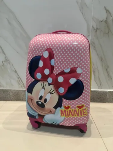 Primeiro que pegar, leva! Chance única. Malinha oficial da Minnie.
