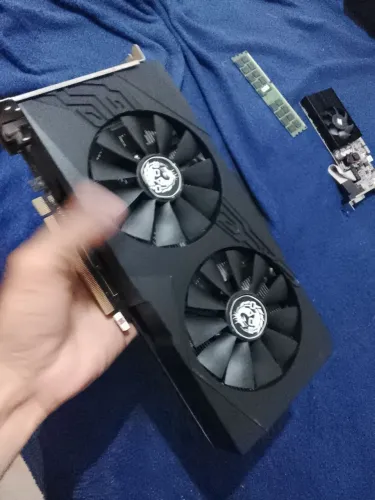 Vendo placa de vídeo rx 580 com defeito