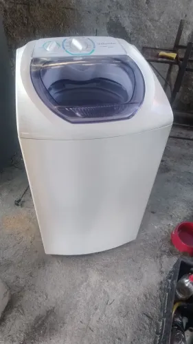 Máquina de lavar roupas SEMI NOVA Eletrolux $400