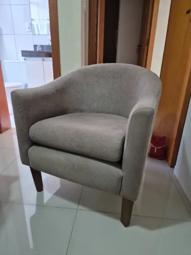 Poltrona Bora tecido cor camurça marca Bianchi ótimo estado
