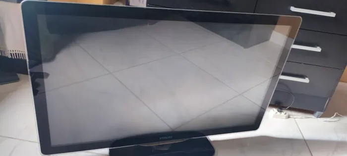 TV Philips 40 polegadas de plasma ( com defeito)