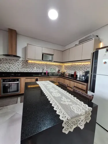 Casa 3 quartos em condominio fechado em Manaus- Am