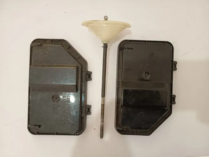 Tampa Vedação Farol Ford Focus 04 A 08 Par fixador de step