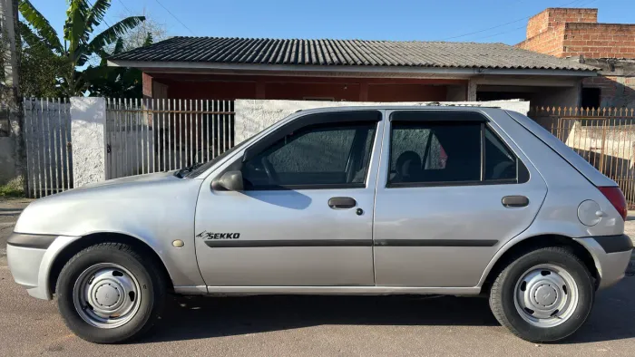 Ford Fiesta GL 1.0 5P 2001