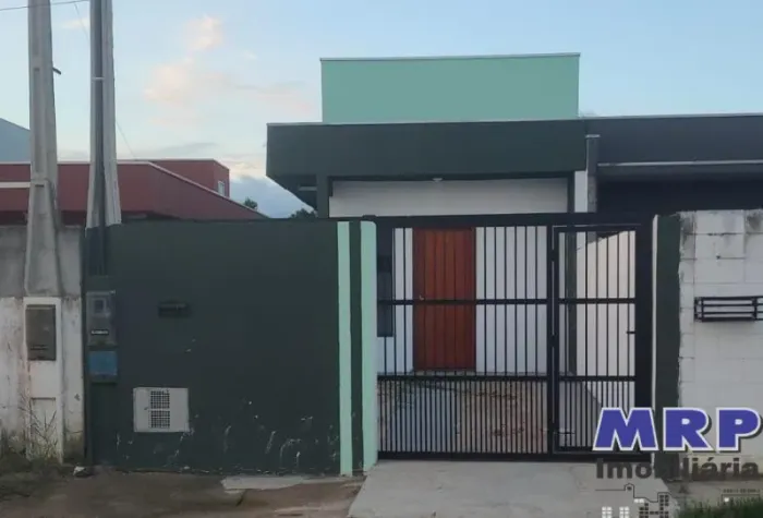 Casa a venda em Caraguatatuba no bairro Golfinhos (Praia das Palmeiras).