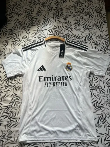 Camisa do real Madrid primeira linha tamanho L com etiqueta 