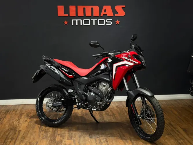 Sahara 300 Vermelha 2025 Rally ABS FlexOne - Apenas 2.500 KM.