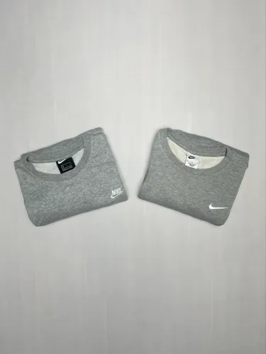 Crewneck Nike Club/Solo Swoosh Cinza