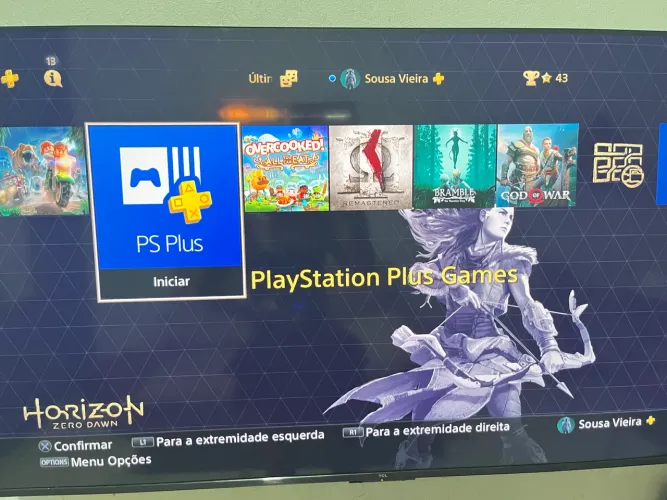 Vendo PS4 Fat 500GB em ótimo estado, com 1 controle original DualShock 4
