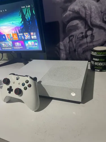 Xbox One S 1TB - All Digital + Controle Original