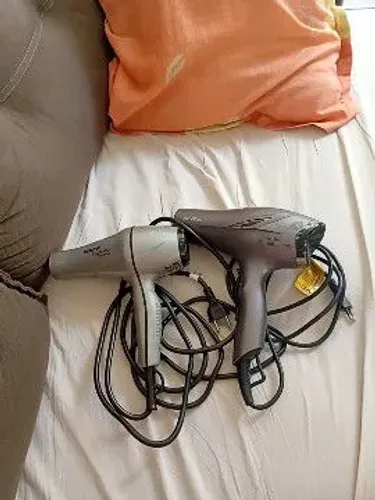 2 secador 1 Taiff outro Britânia 80 reais cada um