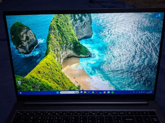Vende se Galaxybook 4