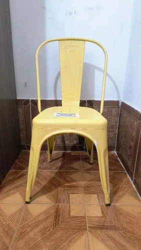 Cadeira de aço 