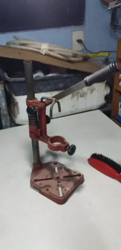 Suporte de furadeira antigo reforçado