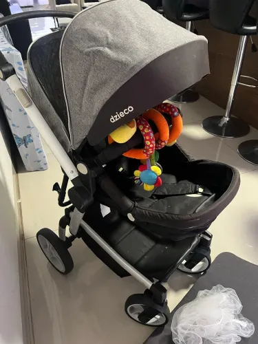 CARRINHO DZIECO - Moisés e Bebê Conforto com Base.