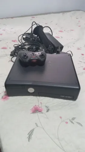 Vendo Xbox 360 slim 900 aceito proposta 