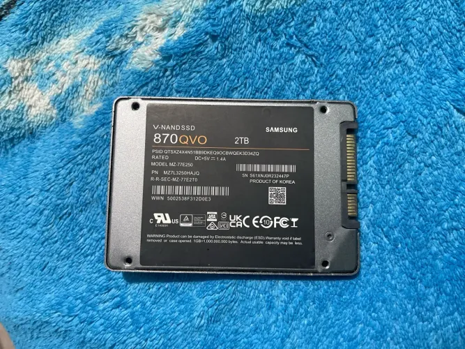 SSD Samsung 870 QVO 2TB SATA III 2.5" - Excelente Estado