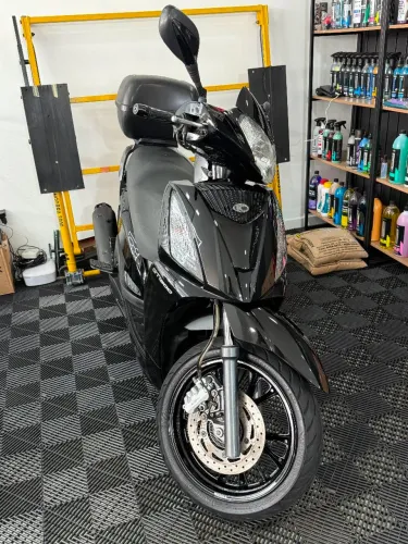 Scooter 300 - Troco por carro completo