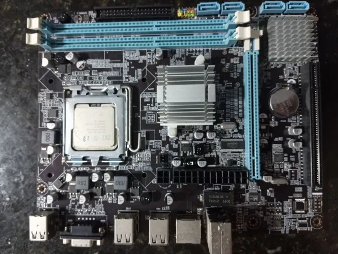 Placa Mãe LGA 775 + Core 2 QUAD Q9550 S/espelho