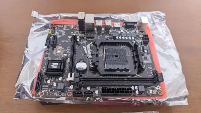 Placa-mãe Revenger A88 FM2/FM2+ DDR3 com espelho